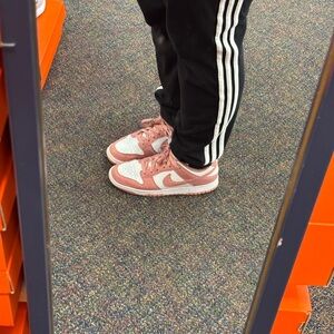 Pink Nike’s